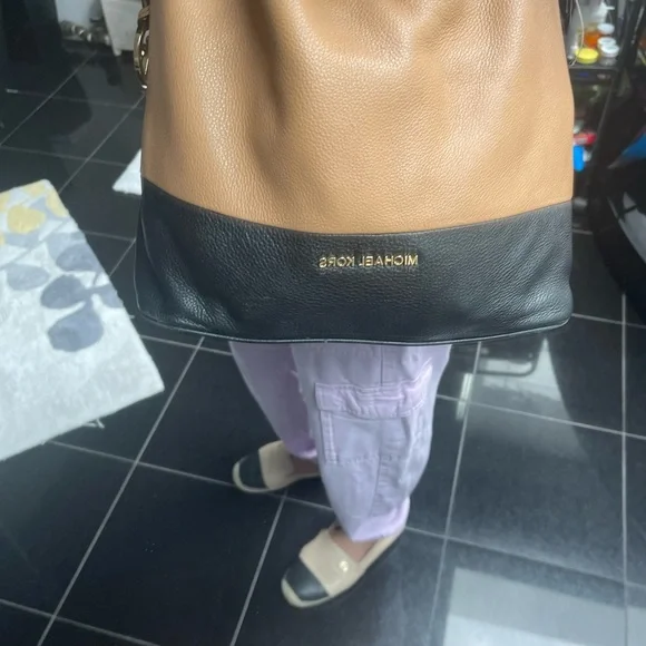 Michael Kors Tan and Black Shoulder Bag with Signature MK Hardware - Picture 8 of 12